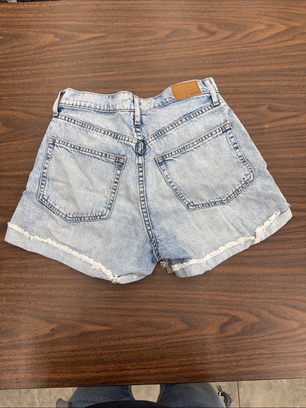 Aero High-Rise Curvy Mom Shorts Light Wash Denim Shorts - Size 0